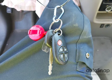 2001 Toyota Sienna Le from USA, damaged, VIN 4T3ZF13C21U348946